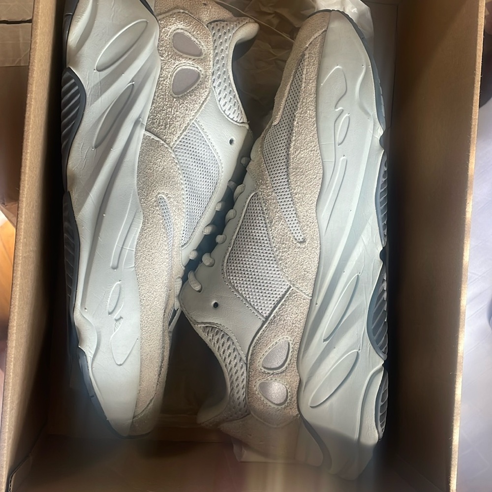 Yeezy 700